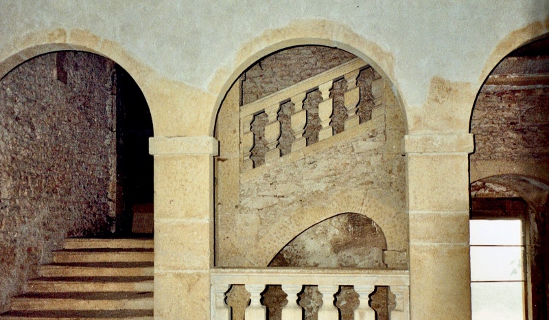 Theizé escalier du château, 2019
